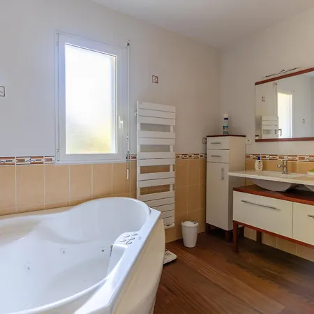 Familiale Avec Piscine Chauffee, Clim, 4 Chambres, Proche Golf Et Plages - Fr-1-319-565 * Biscarrosse