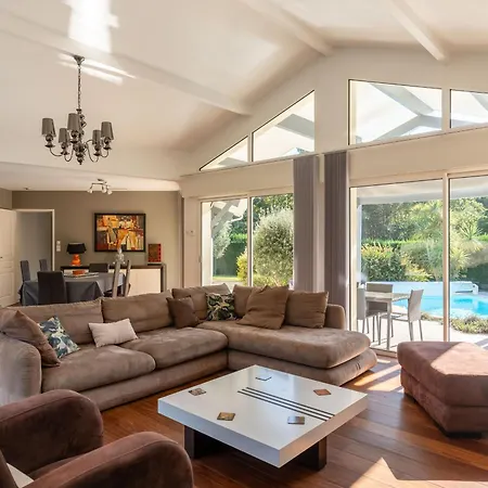 Villa Familiale Avec Piscine Chauffee, Clim, 4 Chambres, Proche Golf Et Plages - Fr-1-319-565
