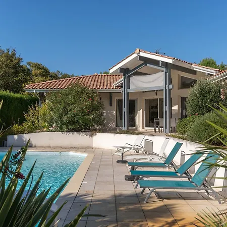 Familiale Avec Piscine Chauffee, Clim, 4 Chambres, Proche Golf Et Plages - Fr-1-319-565 *